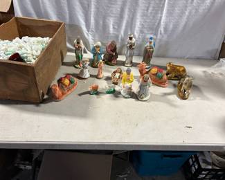 Porcelain Manger Set