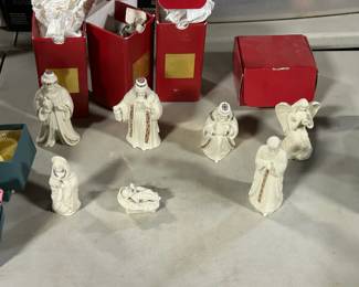 Porcelain Manger Set