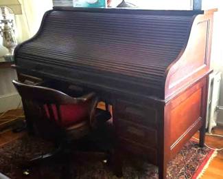 Derby S Roll Desk