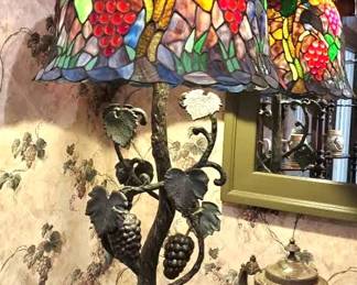 close up of leaded lamp