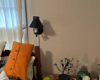 Decor; oil lamps; decorative pillows; clocks