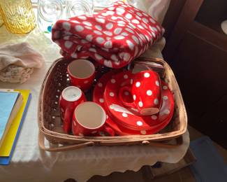 Dish set and blanket - Red with white polka dots