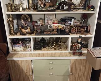 Vintage Mid-Century Modern Cabinet