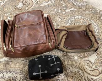 Men’s toiletries bags 