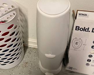 Diaper genie 