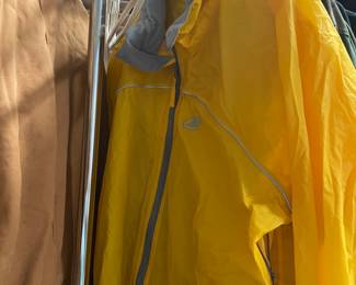 Performance cycle raincoat 