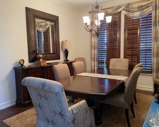 Bassett Dining set with 8 chairs