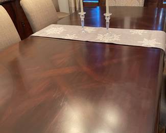 Basset dining table with 2 leaves
