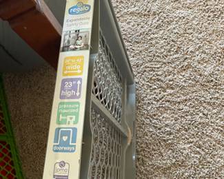 Baby gate 