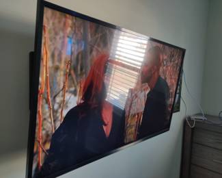 Each LG TV works all the way. However, whichever you purchase, you'll have to take it off the wall bracket.