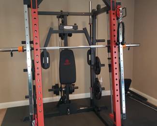 ***We're takingBIDS*** on this beauty. What you see in this picture comes with it. The mats right under go with it too.