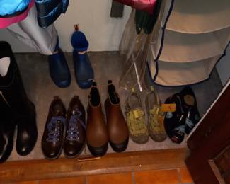 Items Located In The Entry / Central Hallway