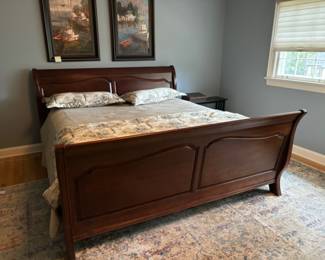 Bassett King Sleigh Bed  - Perfect Condition