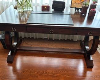 Hooker Furniture Mahogany Kinsey Writing Desk 30"h x 60"w x 30"d