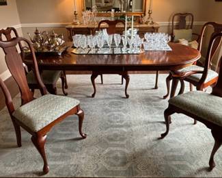 Queen Anne Cherry Dining Table (2 leaves) 2 Arm Chairs 4 Side Chairs