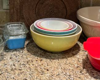 Pyrex and Kitchenwares