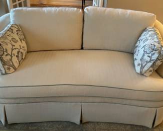 Pair of Sherrill Custom Sofas - Down Cushion - Contrast Trim - Herringbone Pattern Upholstery - Contrast Side Pillows - Perfect Condition.      40"d x 72"w x 36"h