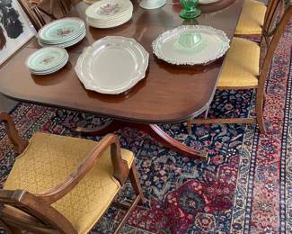 Mahogany Dining Table with 4 Leaves