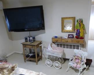 TV, dolls, doll carriage