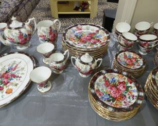 Full set of Wedgwood Ralph Lauren "Hampton Floral" dinnerware set