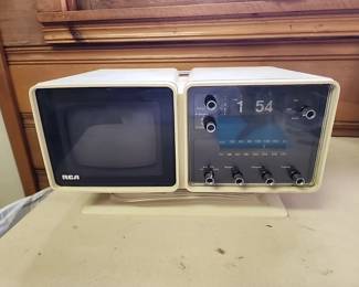 1974 RCA vintage black and white tv
