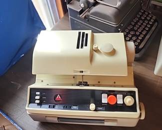 Slide projector 