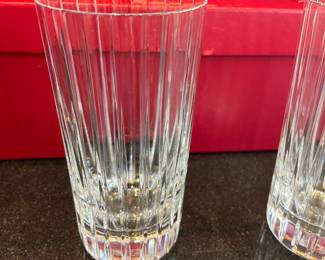 Closer view of the Baccarat glassware: tall glasses - water glasses - 21 available