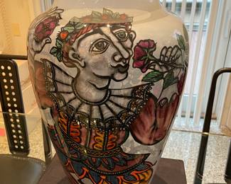 " Wild Roses" - 1992 Glass vase - signed by Cappy Thompson (21.5 x 14")