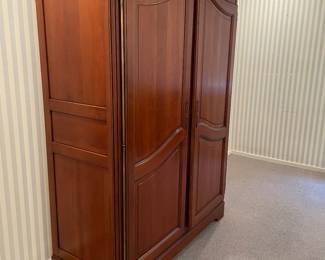 Grange French Provencial armoire with 8 drawers and metal hardware - good condition - (77" x 36" x 32")