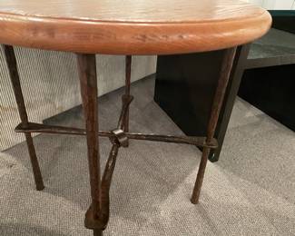 Oak and iron round side table with x-form stretcher - (25" x 26")