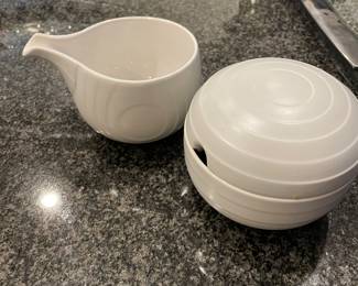 Hornesa creamer and sugar