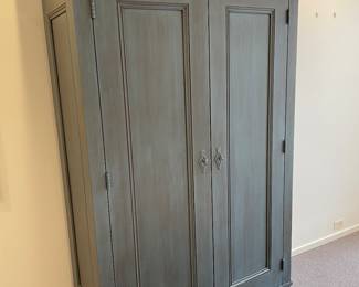 Armoire with drawers painted - by Hickory Chair (79" x 48" x 24.25") - excellent condition