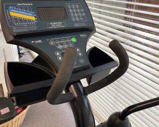Another view of the Life Fitness 9500 HR elliptical - rear drive - like new