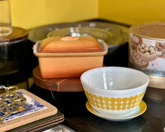 Entertainment and kitchenware 