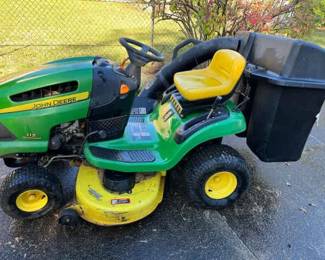 John Deer 115 Riding Mower