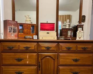 Dresser with Pretties