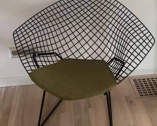 BERTOIA WITH CUSHION