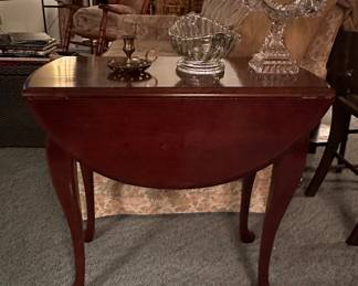 Null Furniture Drop Leaf Side Table 