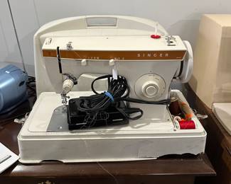Vintage Singer Sewing Machine 