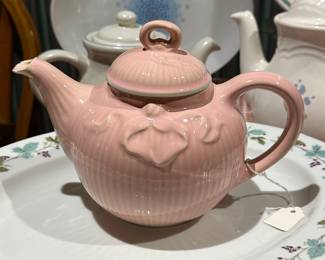 Vintage Hall Pink Bow Teapot