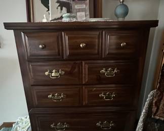 Lea Chest of Drawers 