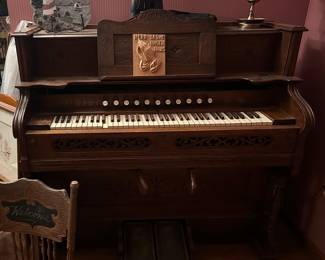 Antique A. B. Chase New York and Norwalk Pump Organ 