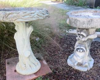 Racoon & Tree Stump Bird Bath