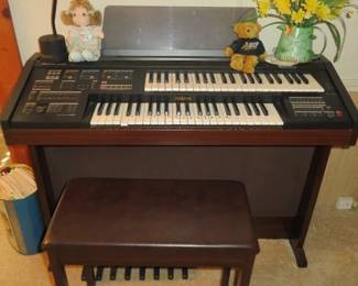 Electone HC-4W Organ