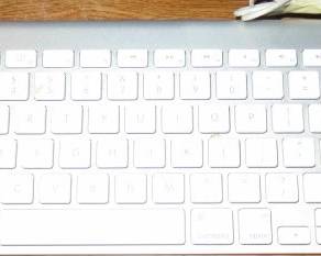 Apple Keyboard & Mouse