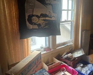 BEATLES BLANKET - BEATLES BOOKS - BEATLES POSTER