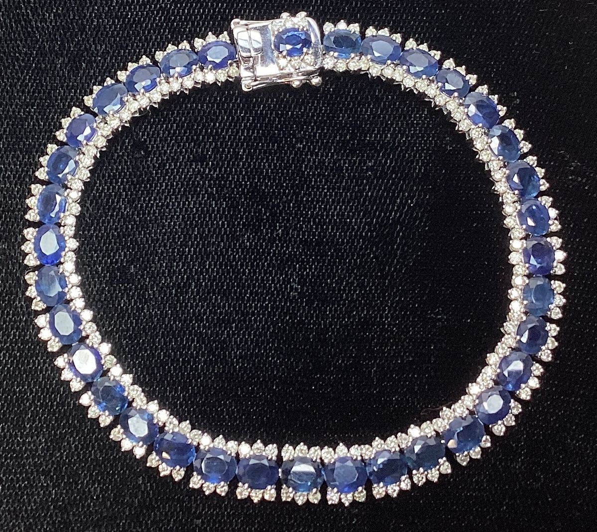 14KT WHITE GOLD SAPPHIRE & DIAMOND BRACELET, 16.48cts SAPPHIRE, 2.76cts DIAMONDS, 16.7g TOTAL WEIGHT, GGA APPRAISAL $29,540.00