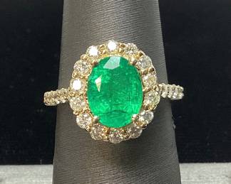 14KT YELLOW GOLD EMERALD & DIAMOND RING, SIZE 6.5 2.00cts EMERALD, 0.82cts DIAMONDS, 5g TOTAL WEIGHT, GGA APPRAISAL $11,540.00