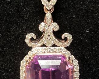14KT ROSE GOLD KUNZITE SPODUMENE & DIAMOND PENDANT w CHAIN, 13.55cts KUNZITE SPODUMENE, 0.71cts DIAMONDS, 7.4g TOTAL WEIGHT, GGA APPRAISAL $10,590.00