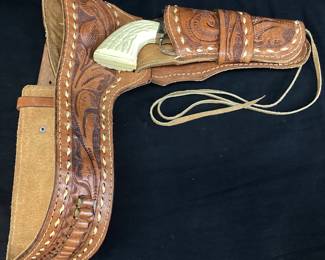 CAP PISTOL w CARVED LEATHER HOLSTER